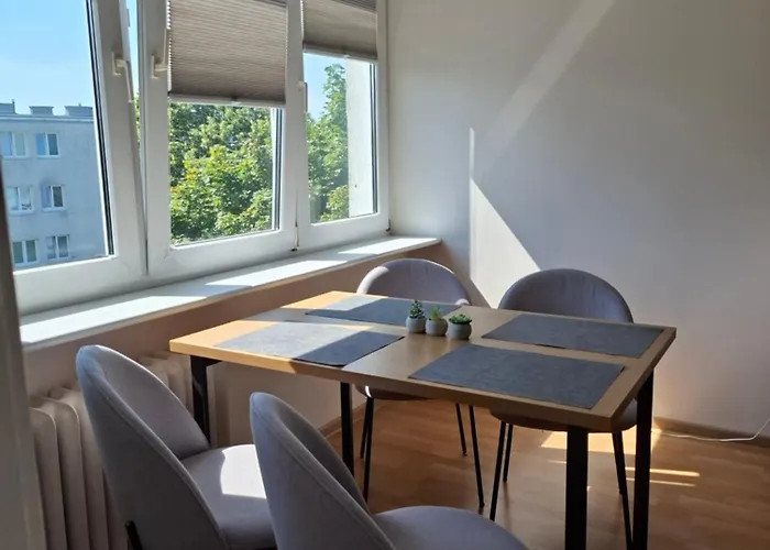 Seaside Harmony Family Apartment